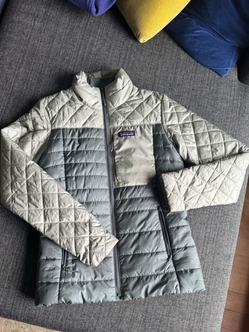 Patagonia Two-Tone Quilted Insulated Jacket in nouveau gray